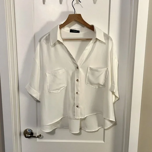 White flowy cropped button up shirt - Picture 1 of 4